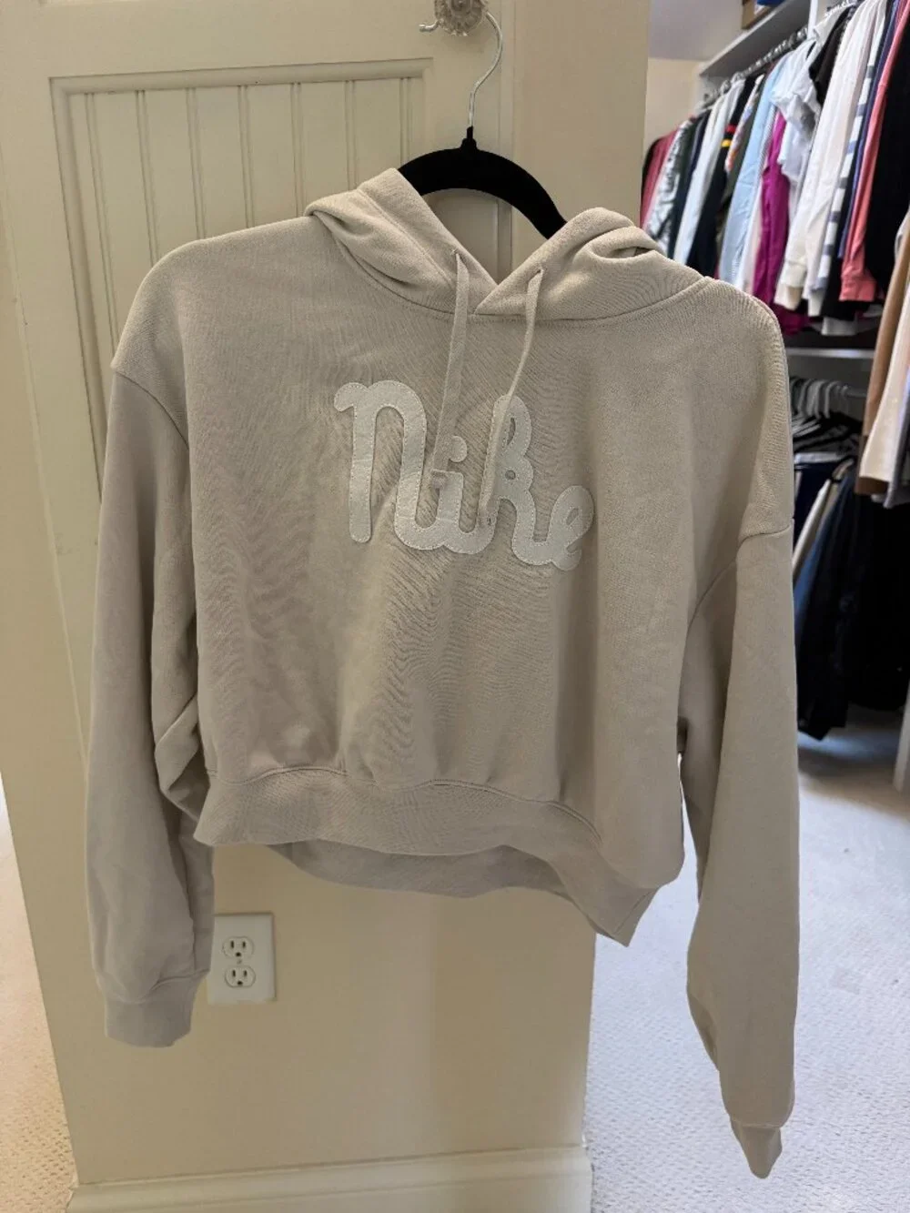 Nike Fleece Women's Oversized Graphic Crop Hoodie Small